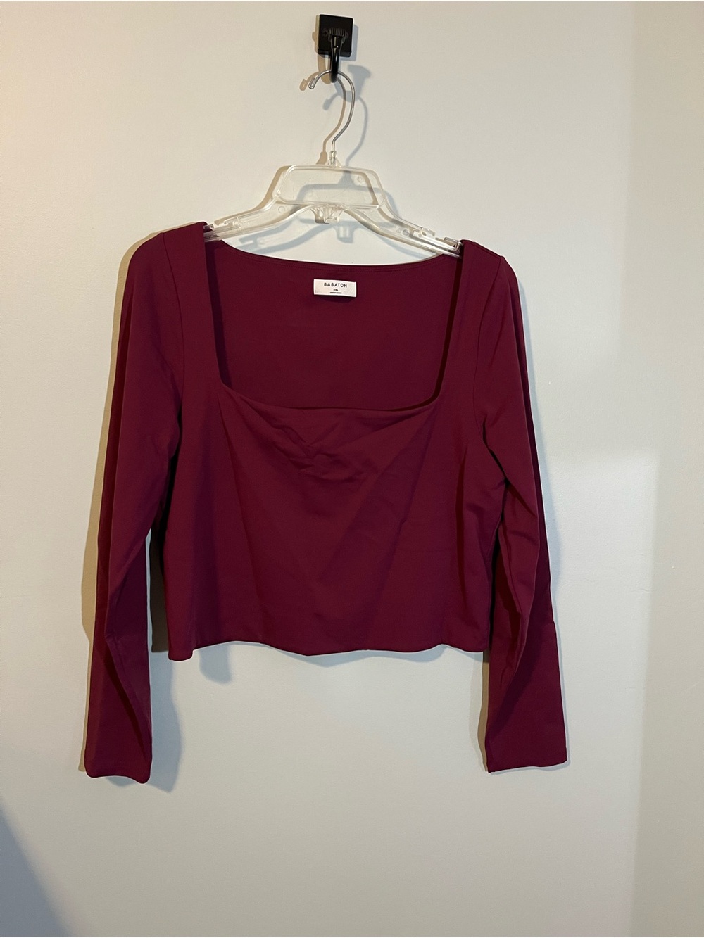 BABATON Contour Squareneck Long Sleeve Top by Aritzia in Grapevine Color